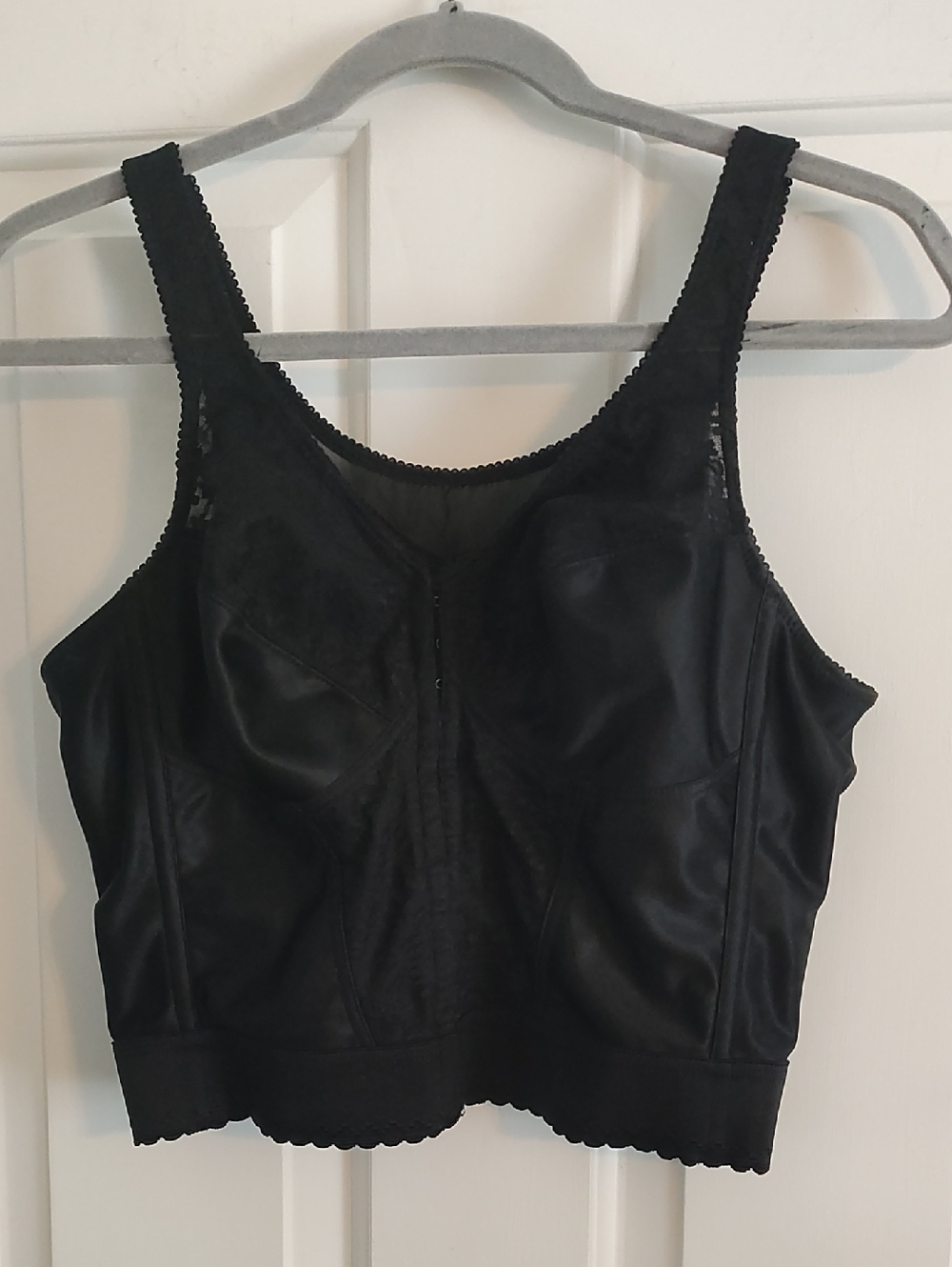 Exquisite Form black lace bra hook front closure